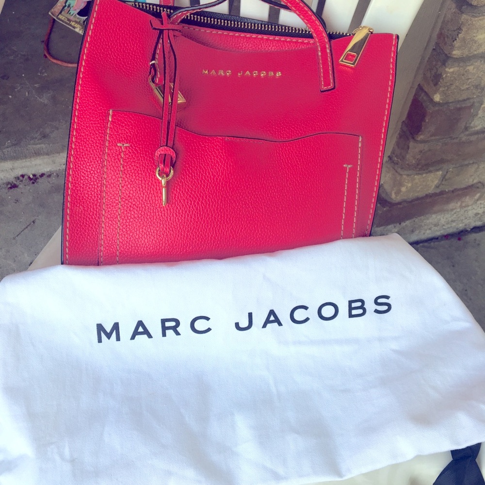 Marc Jacobs pink shoulder purse. EUC